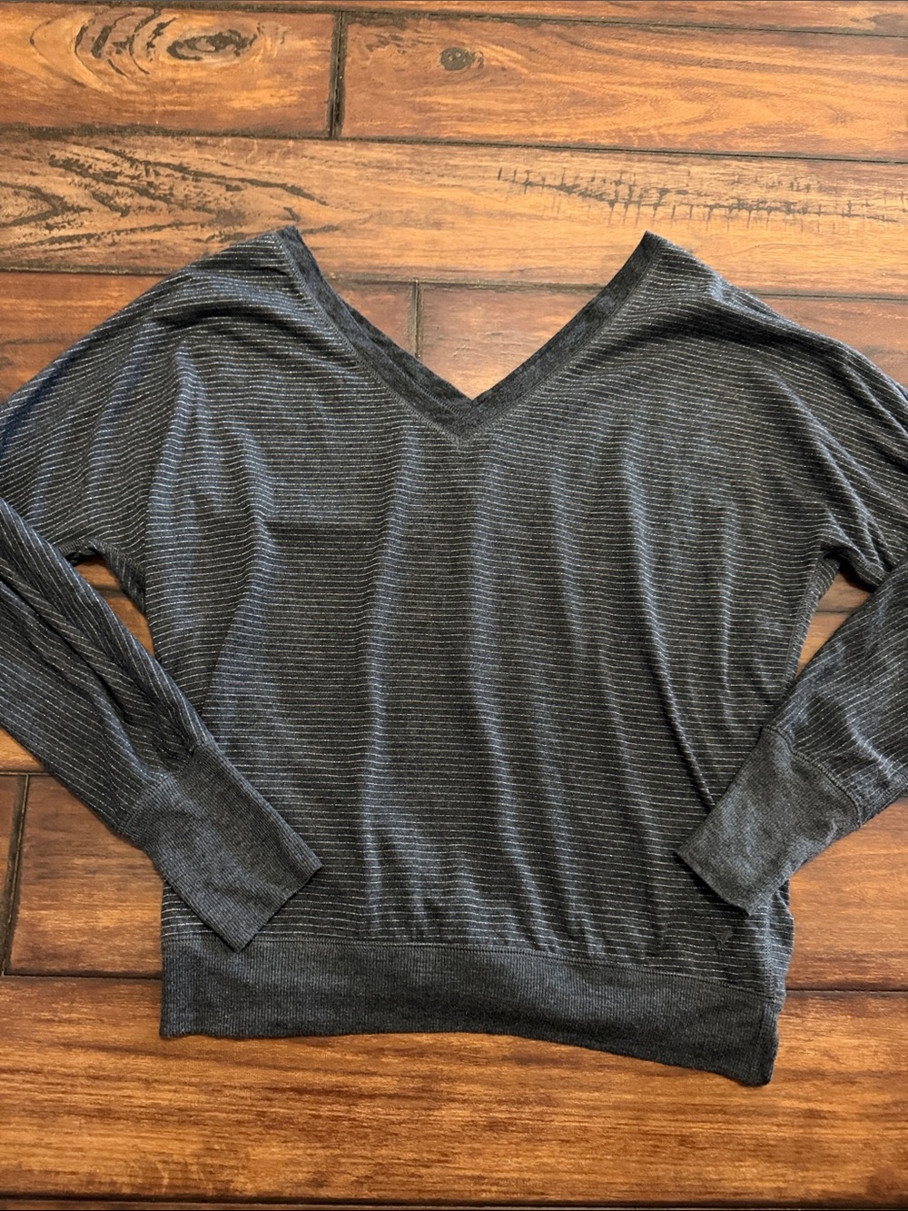American Eagle Outfitters Charcoal Gray V-Neck Long Sleeve Top